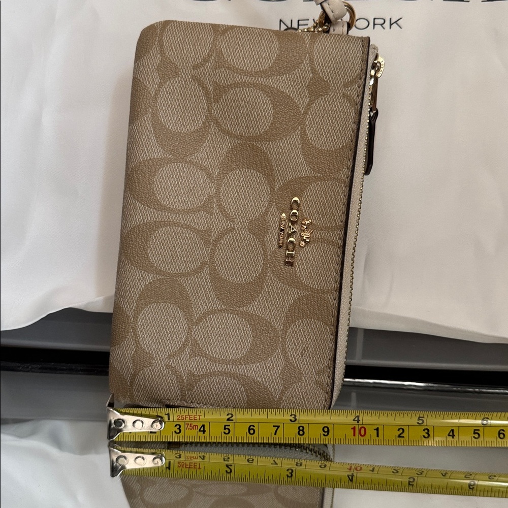 Coach Signature Beige Wristlet Wallet - New - Picture 6 of 8